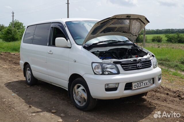 Toyota noah 2000