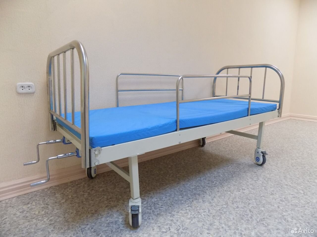 Медицинская кровать для лежачих больных отдам даром