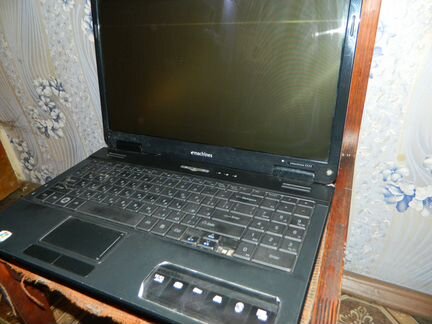 Ноутбук emachines E525