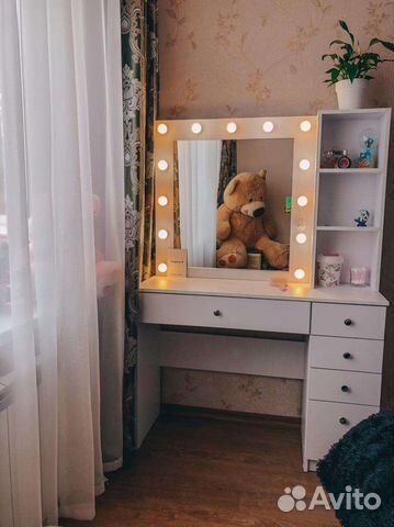 Макияжный столик, туалетный столик, гримерный стол