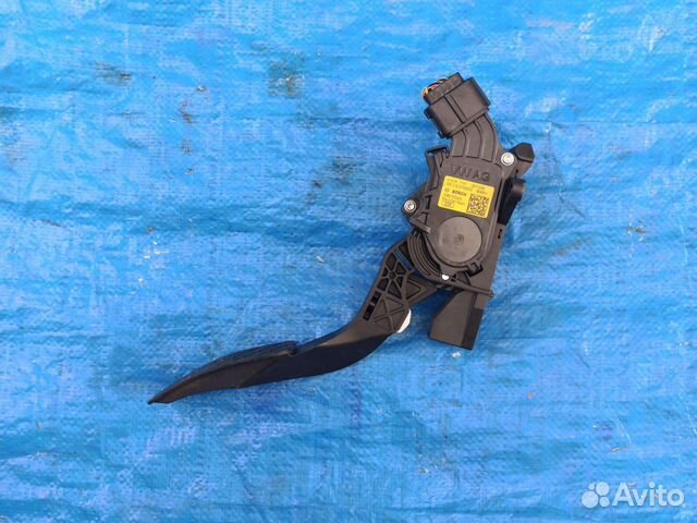 Педаль газа 6C2723503