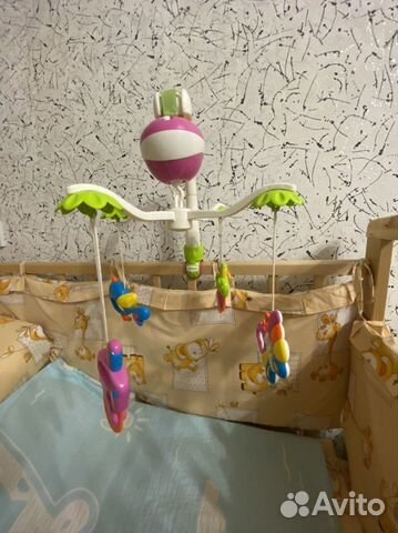 Мобиль музыкальный на кровать жирафики”