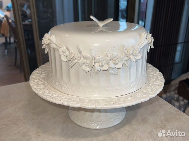 Тортница на ножке