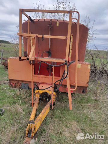 Кормораздатчик Kuhn Euromix II 1060, 2006