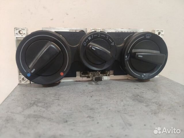 Блок управления печкой Skoda Octavia 1 (A4)