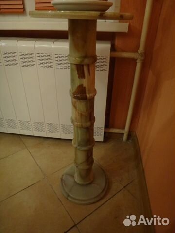 Подставка - столик из оникса Подставка - столик из оникса