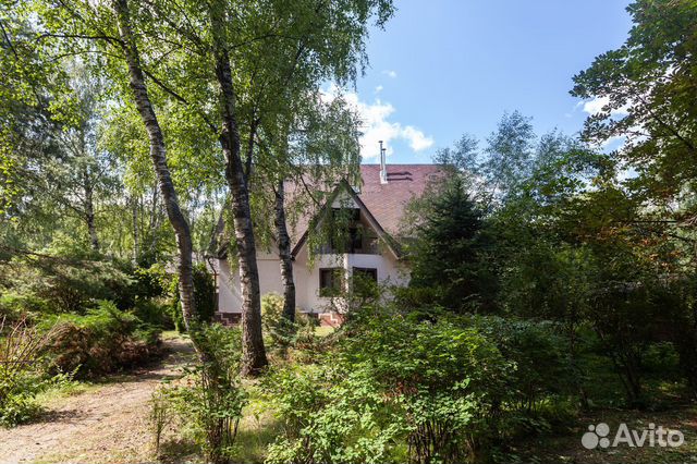 

10-к. и более коттедж, 610 м²
