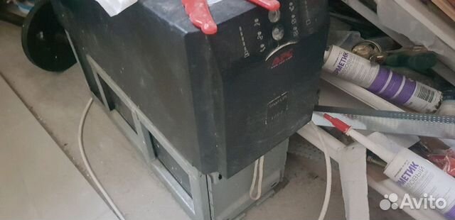 Бесперебойник 3кв apc ups3000