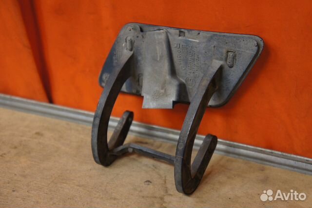 Крышка омывателя фары правая Mercedes W221 S221 05