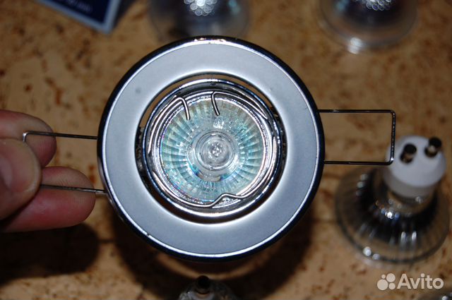 Лампочки галогенные 230V GU5.3, GU 9, GU10 Лампочки галогенные 230V GU5.3, GU 9, GU10