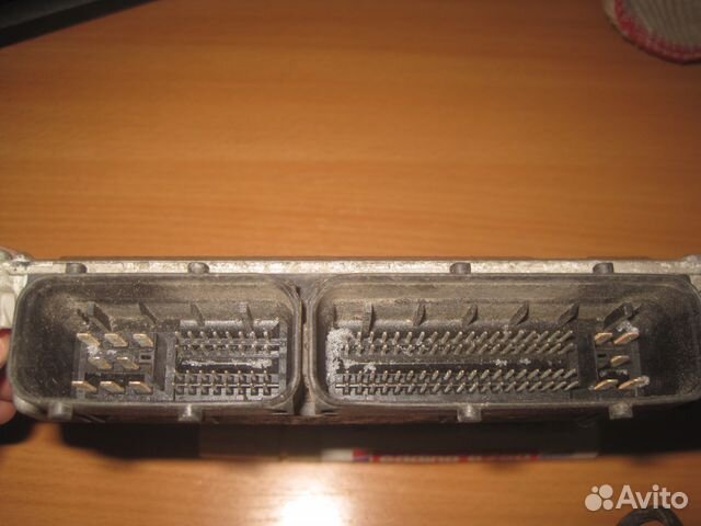 Блок управления двигателем skoda Octavia (A4 1U)