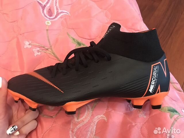 Футбольные бутсы Nike Mercurial