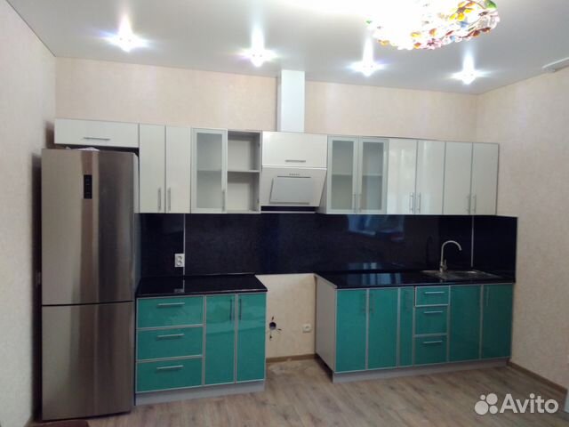 Кухонный гарнитур в пластике