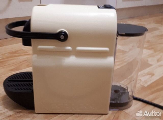 Капсульная кофемашина Delonghi Nespresso Inissia Капсульная кофемашина Delonghi Nespresso Inissia