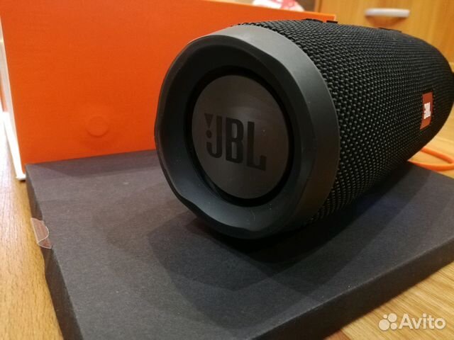 Продам JBL Charge 3