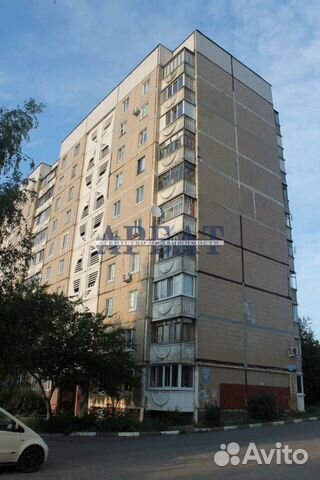 4-к квартира, 90 м², 1/10 эт.