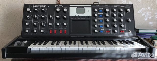 Moog Minimoog Voyager Electric Blue Edition