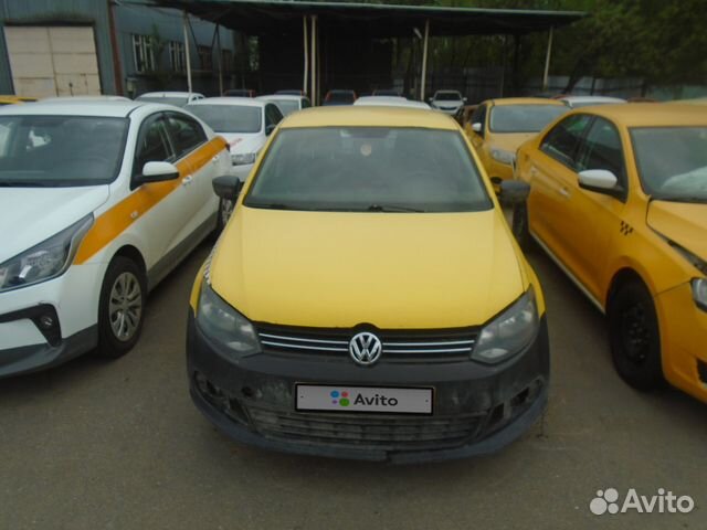 Volkswagen Polo 1.6 МТ, 2015, битый, 100 000 км