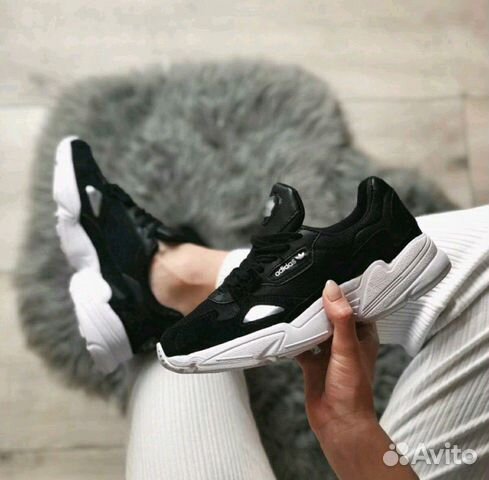 Кроссовки adidas falcon Кроссовки adidas falcon