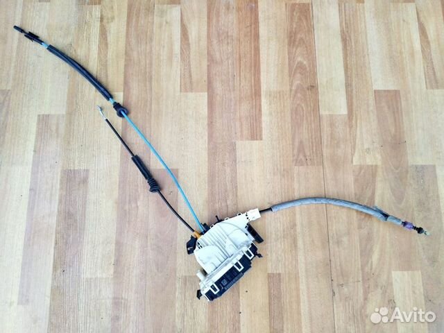 Замок двери задний правый Mercedes W204 W212 X204