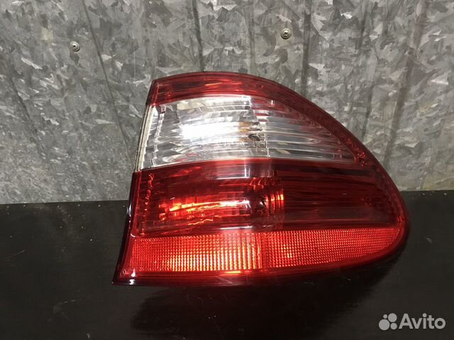 Фонарь задний правый Mercedes W211 универсал