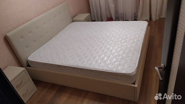 Кровать с матрасом