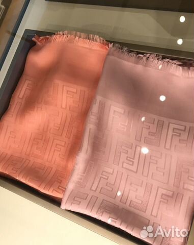 Платок шаль Fendi. Новая. Оригинал Платок шаль Fendi. Новая. Оригинал