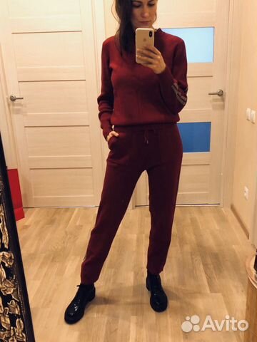 Трикотажный костюм с лампасами Трикотажный костюм с лампасами