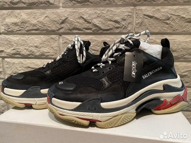 Кроссовки Balenciaga Triple S 42 размер (9US) Кроссовки Balenciaga Triple S 42 размер (9US)