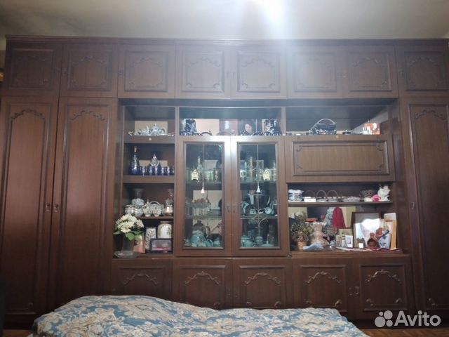 Югославская стенка в отличном состоянии
