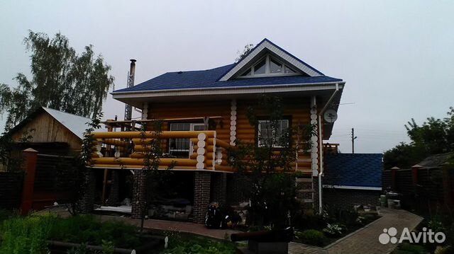 Сруб дома бани из зимнего леса Сруб дома бани из зимнего леса