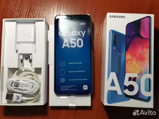 SAMSUNG Galaxy A50