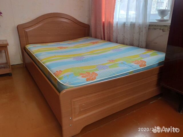 Кровать