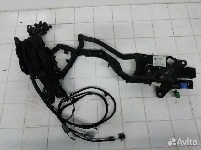 Петля крыши левая Opel Astra H кабриолет 2004-2014 Петля крыши левая Opel Astra H кабриолет 2004-2014