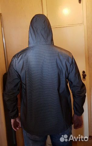 Ветровка из светоотражающей ткани Ветровка из светоотражающей ткани