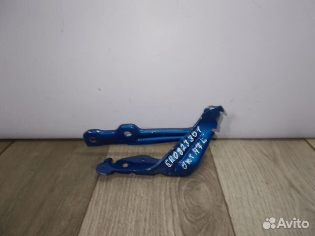 Петля капота левая бу Skoda Octavia A7 OEM 5E08233 Петля капота левая бу Skoda Octavia A7 OEM 5E08233