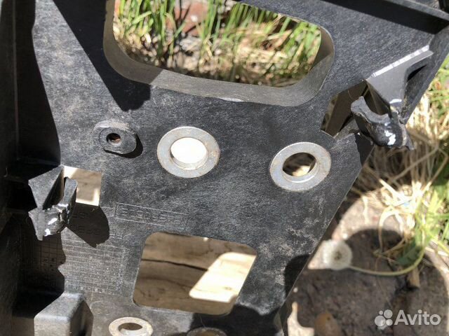 Панель передняя телевизор Audi Q7 4L Панель передняя телевизор Audi Q7 4L