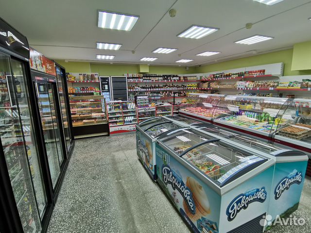 Продавец в продуктовый магазин прилавочного типа