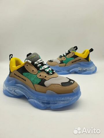 Кроссовки Balenciaga Triples на толстой подошве Кроссовки Balenciaga Triples на толстой подошве