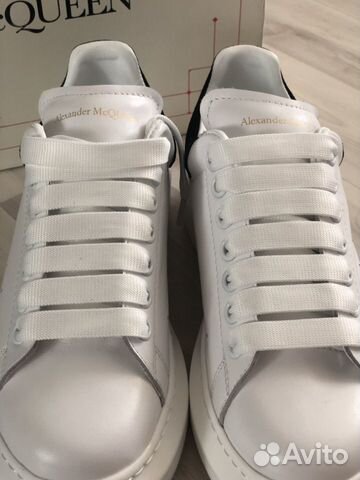 Кроссовки Alexander McQueen белые