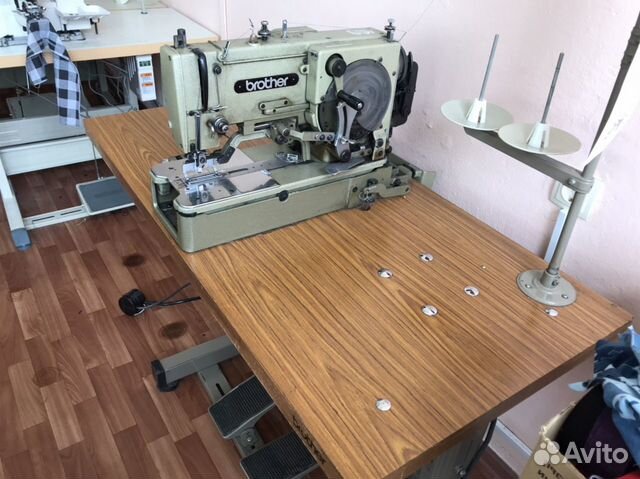 Петельная швейная машинка brother LH4-B814-2 Петельная швейная машинка brother LH4-B814-2