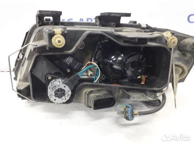 Фара передняя правая Audi A6 C5 2.7T 2000-2005 Фара передняя правая Audi A6 C5 2.7T 2000-2005