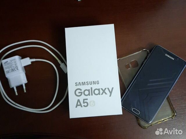 Телефон Samsung Телефон Samsung