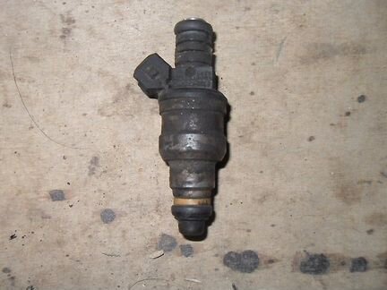 Форсунка Volvo 244 245 740 Fuel Injector Bosch 028