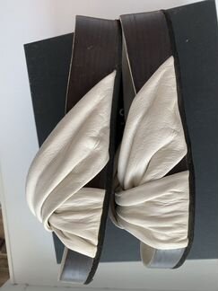 Шлепки Uterque