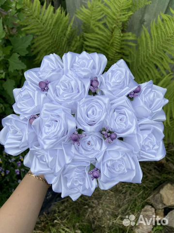 Букет роз из атласных лент