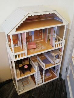 Большой кукольный домик