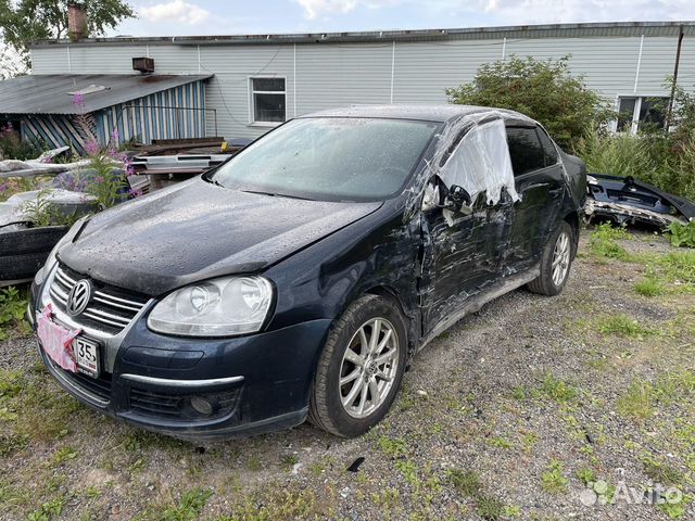 Volkswagen Jetta 1.6 МТ, 2008, битый, 140 000 км