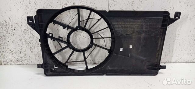 Диффузор вентилятора Ford Focus 2
