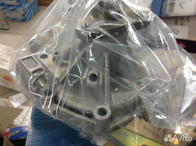 Водяная помпа на Renault master 2.0